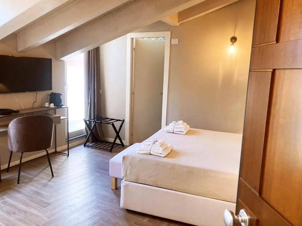 Gatto Bianco Rooms 42 Bergamo 0*,